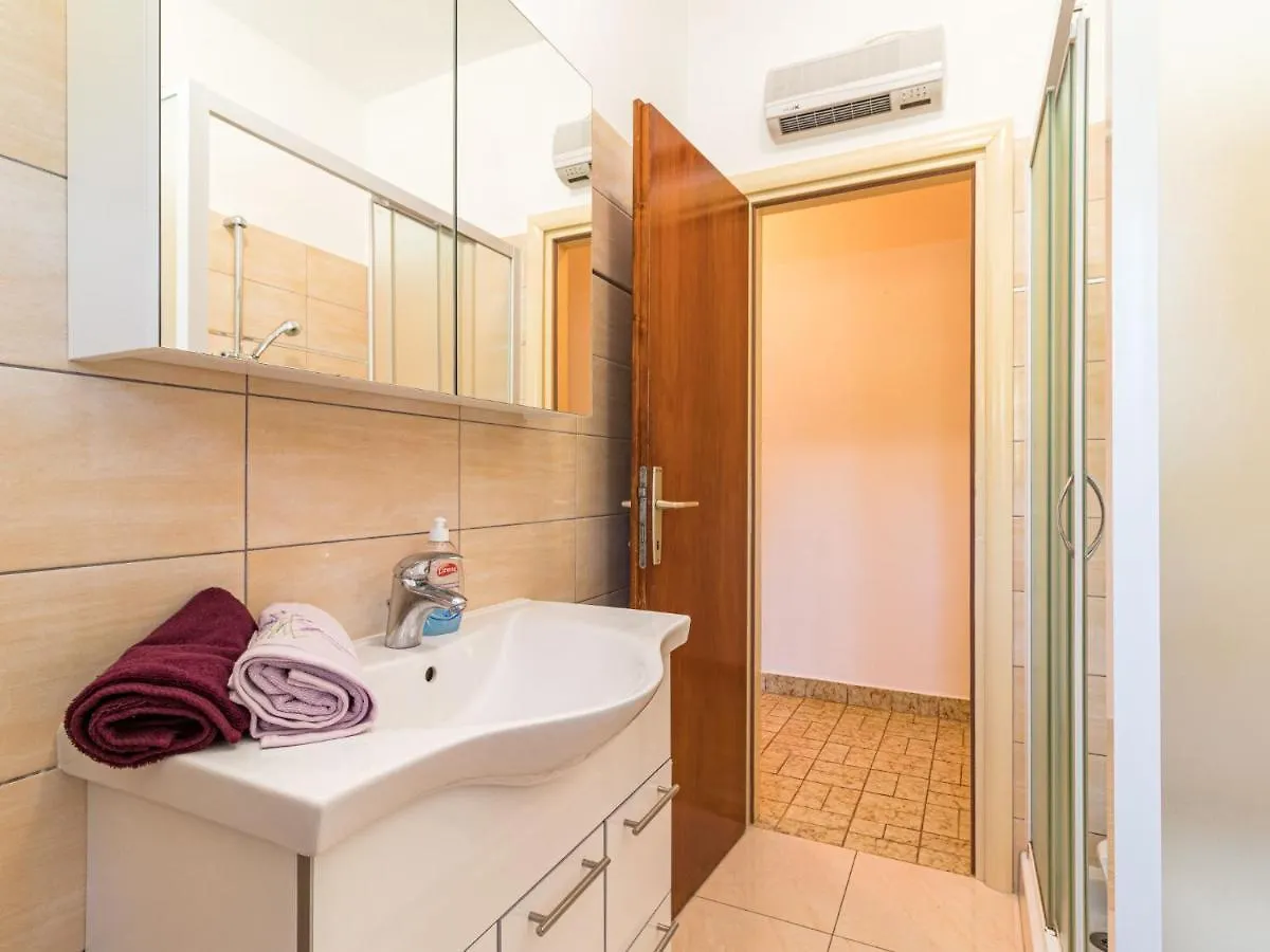 Holiday Home Larisa - Ipc141 By Interhome Pićan